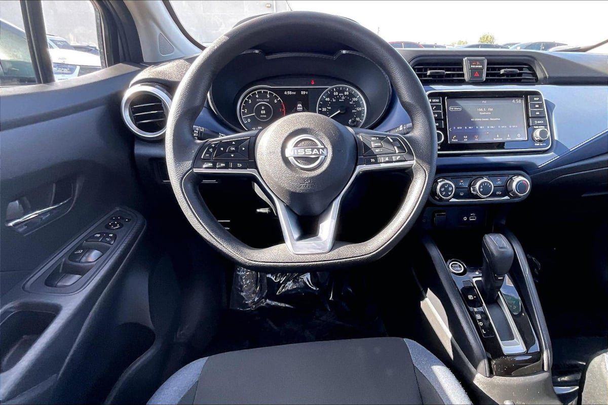 Used 2024 Nissan Versa SV FWD image 5