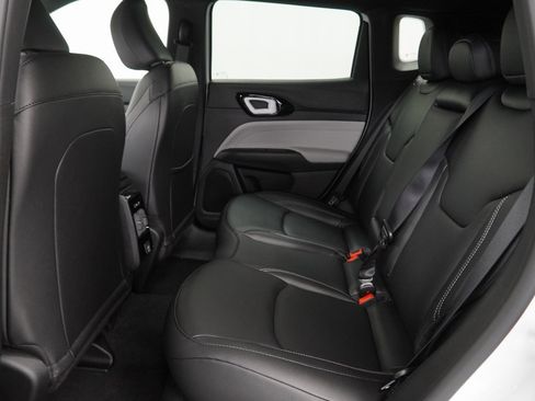 New 2026 Jeep Compass Limited image 17