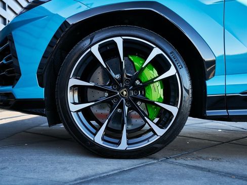 Used 2021 Lamborghini Urus image 3