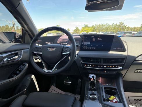 Used 2026 Cadillac CT5 V AWD/4WD image 3