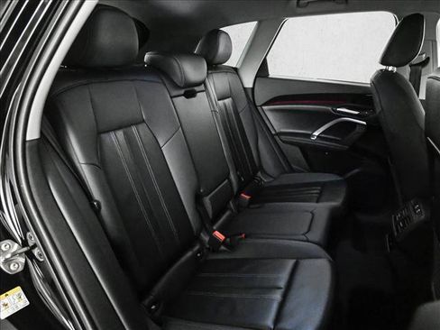 Certified 2025 Audi Q5 Premium w/ Convenience Package AWD/4WD image 20