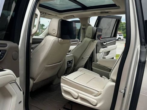 Used 2021 GMC Yukon XL Denali w/ Denali Premium Package AWD/4WD image 21