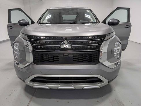 Used 2022 Mitsubishi Outlander SE AWD/4WD image 15