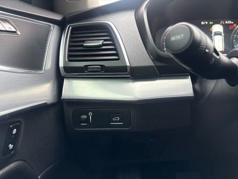 Used 2016 Volvo XC90 T6 Momentum w/ Vision Package image 25