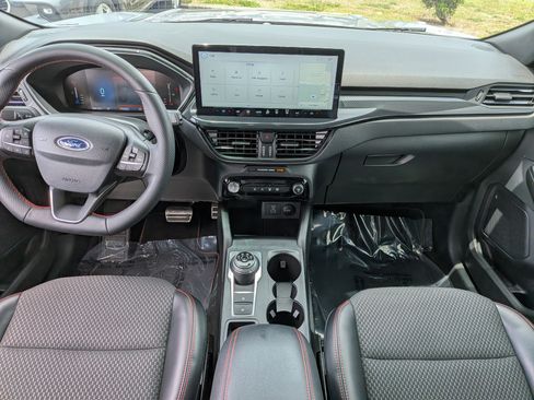Used 2023 Ford Escape ST-Line w/ Tech Pack #1 FWD image 17