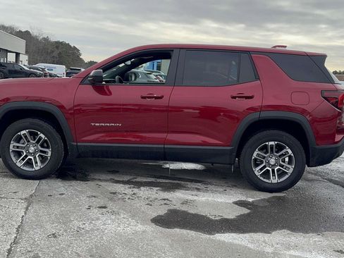 Used 2025 GMC Terrain Elevation image 4