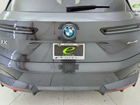 Used 2024 BMW iX xDrive50 w/ Sport Package AWD/4WD image 11