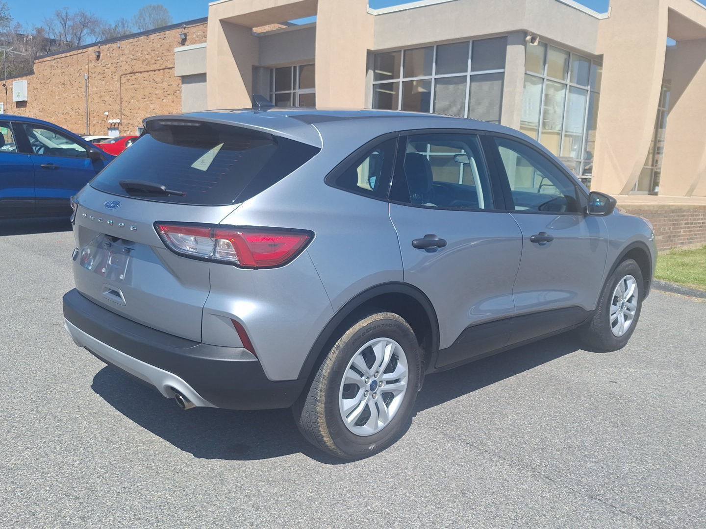 Used 2022 Ford Escape S AWD/4WD image 3