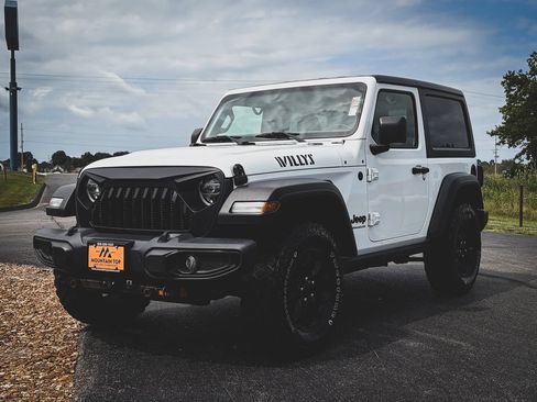 Used 2021 Jeep Wrangler Sport AWD/4WD image 7