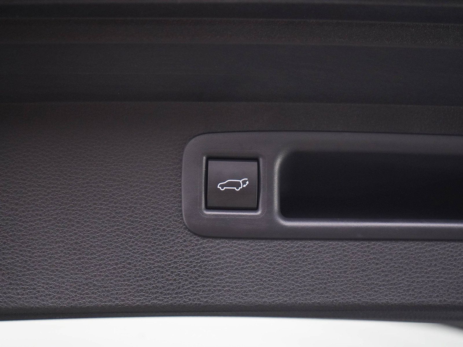 Used 2025 Toyota Highlander XLE AWD/4WD image 17