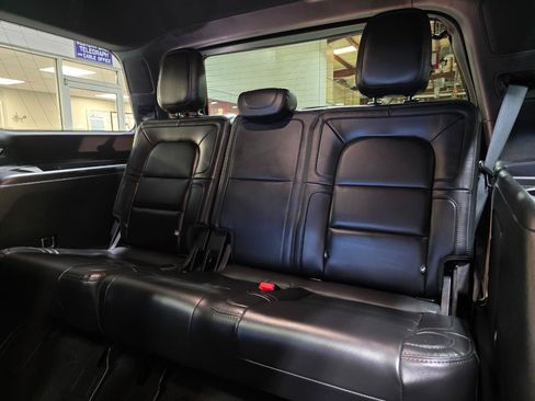 Used 2021 Lincoln Navigator Reserve w/ Luxury Package AWD/4WD image 21