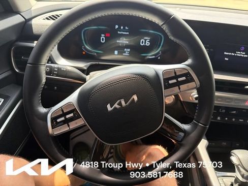 Certified 2025 Kia Telluride LX FWD image 18