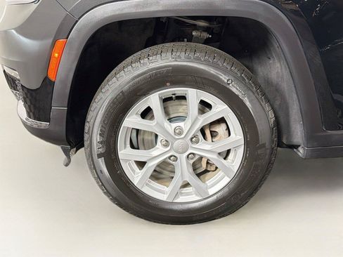 Used 2023 Jeep Grand Cherokee L Limited AWD/4WD image 34