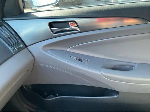 Used 2011 Hyundai Sonata Hybrid Sedan 4D image 19