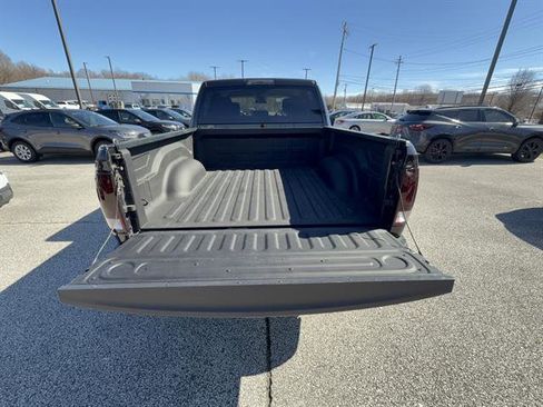 Used 2018 RAM 1500 Express w/ Express Value Package image 4