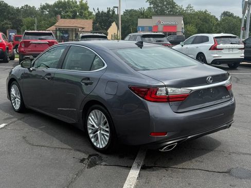 Used 2018 Lexus ES 350 w/ Luxury Package w/Wood Trim FWD image 11