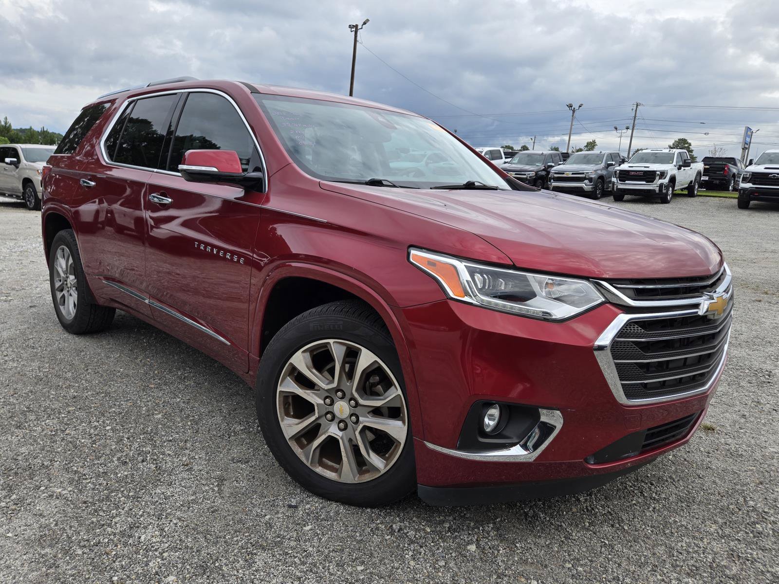 Used 2018 Chevrolet Traverse Premier w/ Driver Confidence II Package FWD image 3