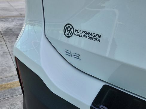 New 2026 Volkswagen Tiguan SE image 10