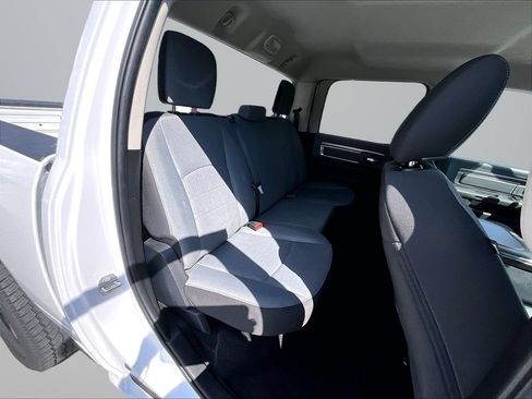 Used 2022 RAM 1500 Classic SLT AWD/4WD image 29