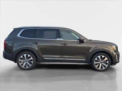 Used 2022 Kia Telluride EX w/ EX Premium Package image 6