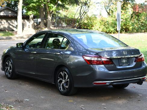 Used 2017 Honda Accord LX image 4