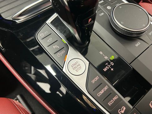 Used 2025 BMW X4 xDrive30i image 21