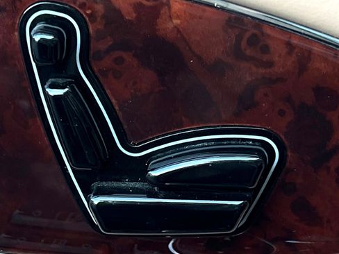 Used 2004 Maybach 57 image 41