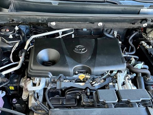 Used 2021 Toyota RAV4 LE FWD image 27