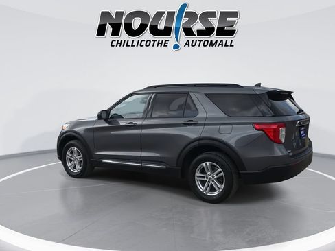 Used 2023 Ford Explorer XLT AWD/4WD image 6