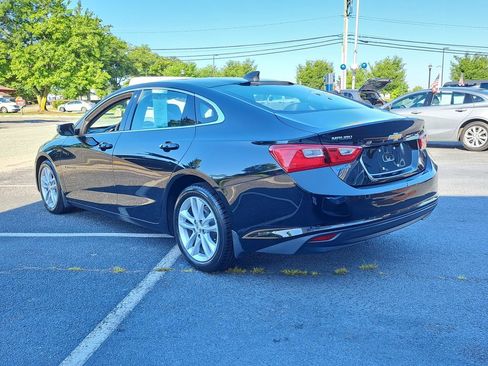 Used 2018 Chevrolet Malibu Hybrid w/ Leather Package FWD image 4