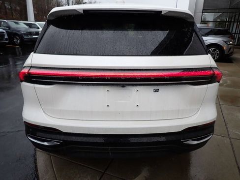 New 2026 Lincoln Nautilus Premier image 4