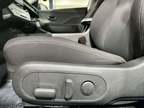 Used 2025 Hyundai Kona SEL AWD/4WD image 13