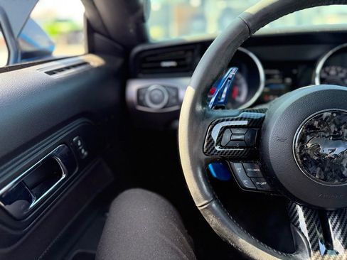 Used 2017 Ford Mustang Coupe image 6