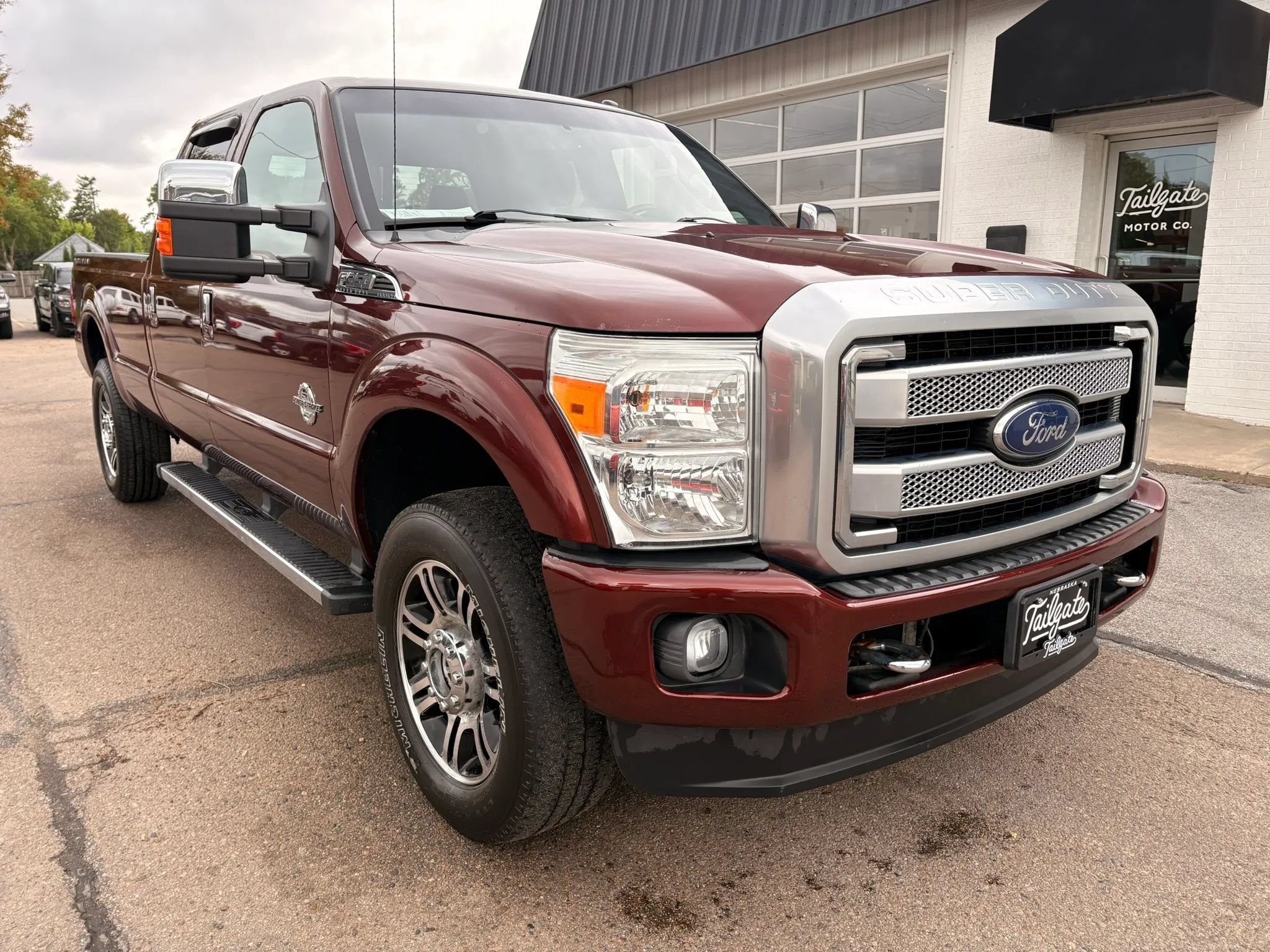 Used 2015 Ford F350 Platinum w/ Platinum Package AWD/4WD image 2
