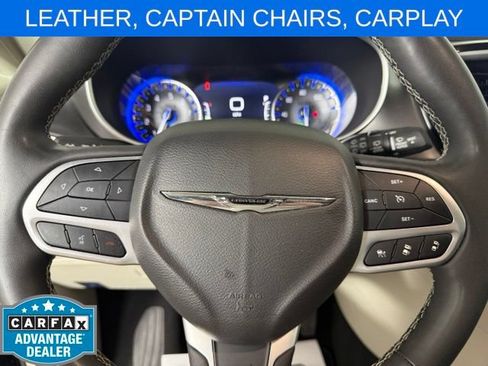Used 2024 Chrysler Pacifica Touring-L FWD image 15