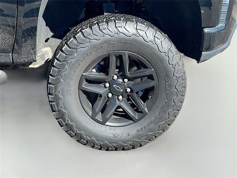 Used 2021 Chevrolet Silverado 1500 LT Trail Boss image 11