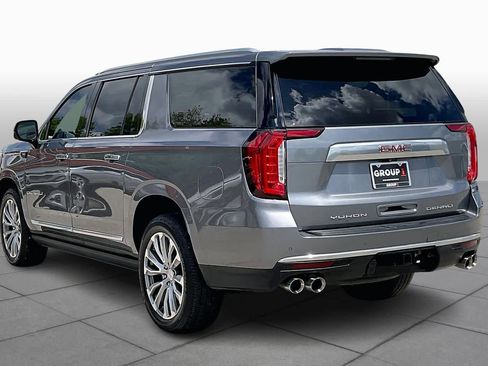 Used 2021 GMC Yukon XL Denali w/ Denali Premium Package image 12