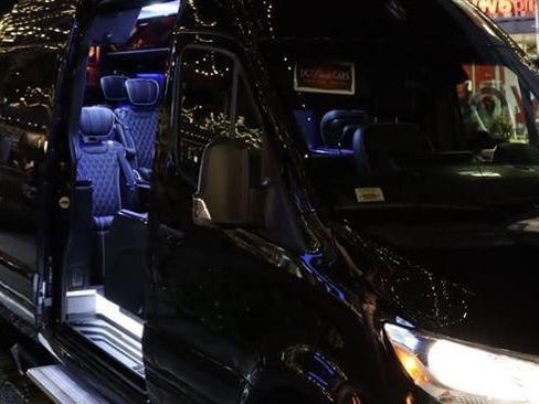 Used 2022 Mercedes-Benz Sprinter 3500 image 3