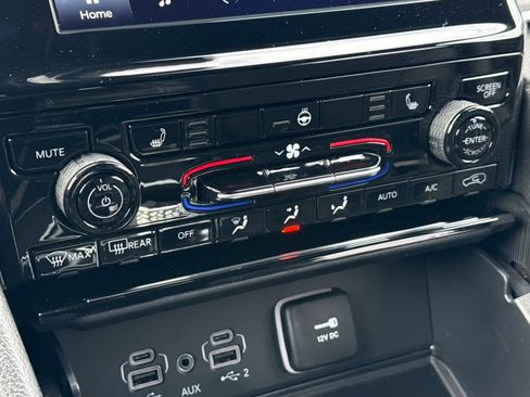 New 2025 Jeep Grand Cherokee Altitude image 22