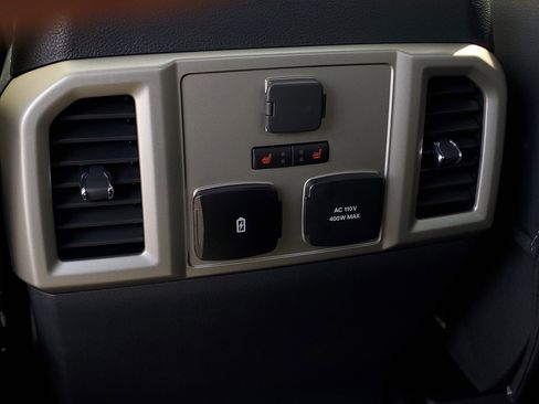Used 2022 Ford F250 Lariat w/ Lariat Ultimate Package AWD/4WD image 18