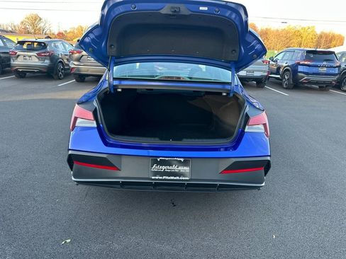 Used 2024 Hyundai Elantra SEL image 11