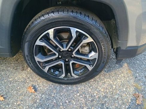 Used 2023 Jeep Compass Limited image 10