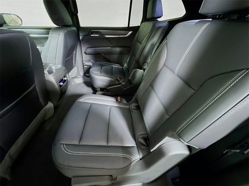 New 2026 GMC Acadia Elevation image 19