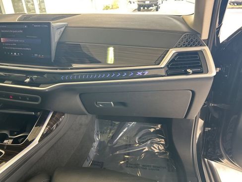 Used 2025 BMW X7 xDrive40i image 25
