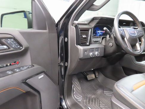 Used 2024 GMC Sierra 1500 AT4 image 59