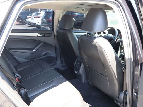 Used 2021 Volkswagen Passat 2.0T SE image 37