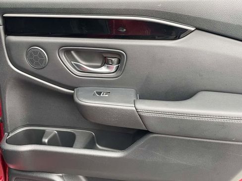 Used 2025 Honda Pilot Touring image 21