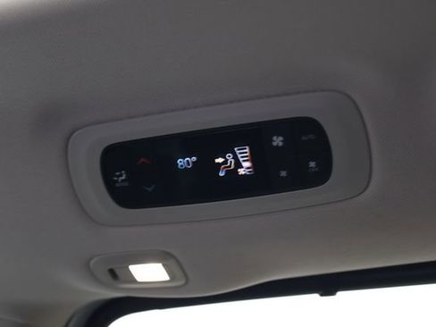 Used 2024 Chrysler Pacifica Touring-L image 24