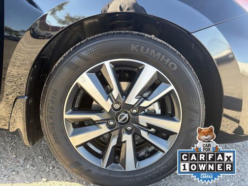 Certified 2025 Nissan Versa SV w/ Trunk Package image 10