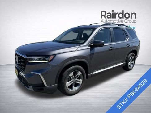 Used 2023 Honda Pilot EX-L image 3